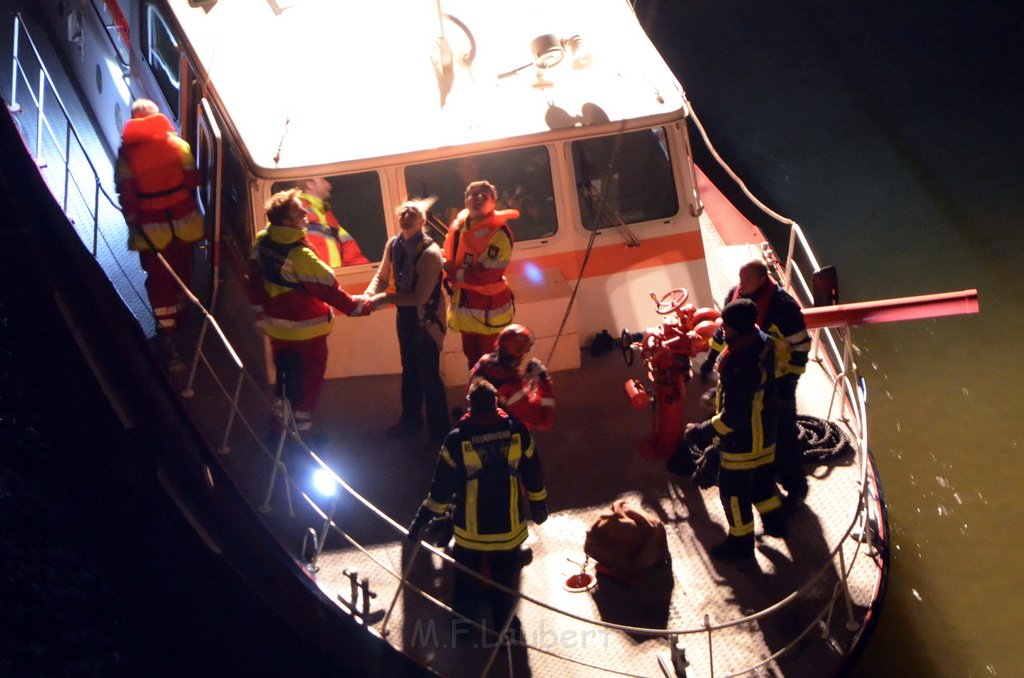 Einsatz BF Hoehenretter Koelner Seilbahn Hoehe Zoobruecke P2519.JPG